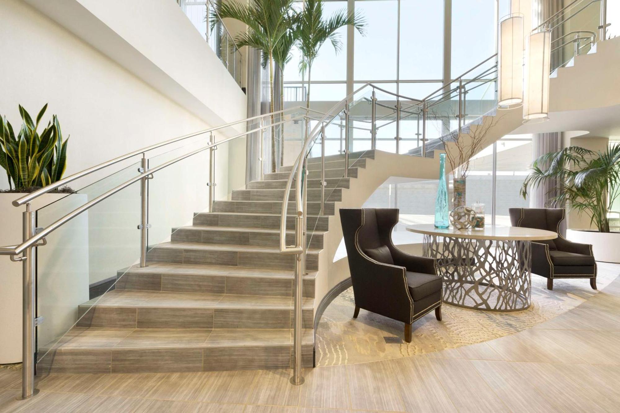 Embassy Suites By Hilton Greenville Downtown Riverplace Extérieur photo