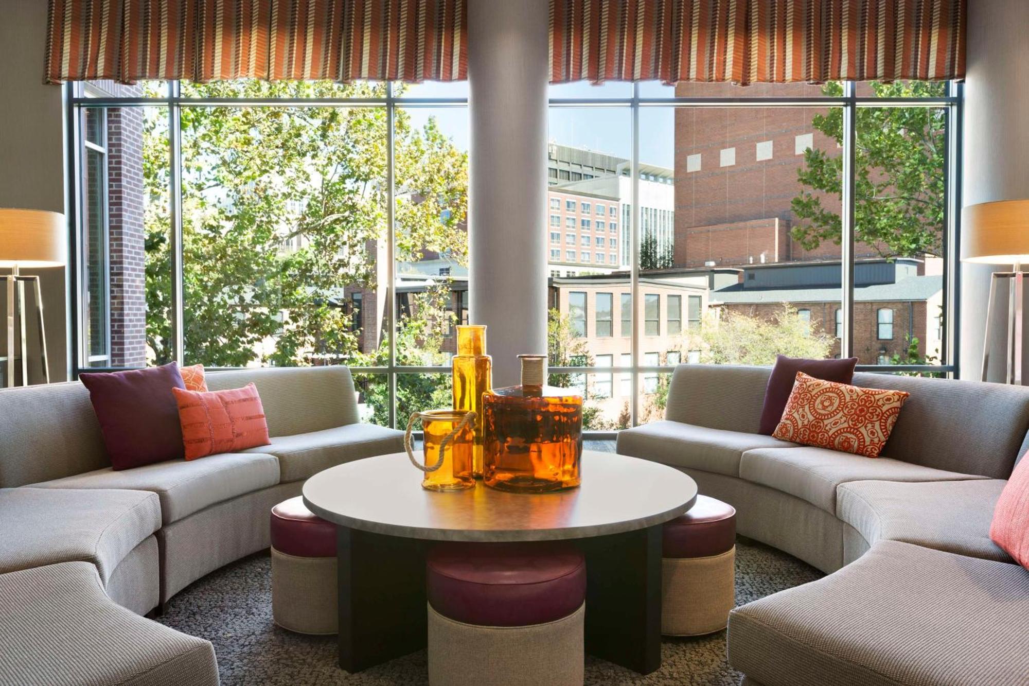 Embassy Suites By Hilton Greenville Downtown Riverplace Extérieur photo